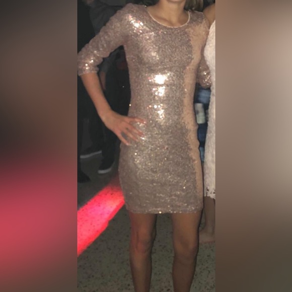 Lulus XS rose gold sequin dress - Picture 2 of 5